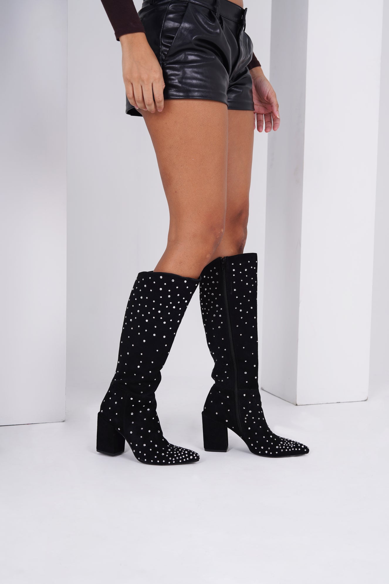 Crystal Haven (Black)